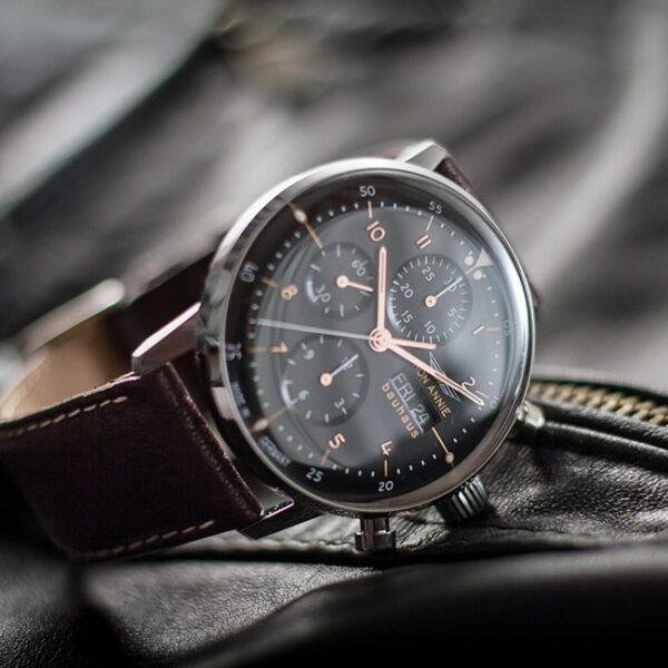 Iron Annie Bauhaus Chronograph 5018 2 Conteenium 4