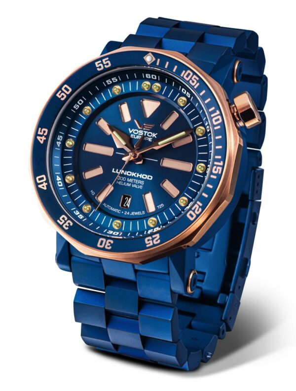 Lunokhod 2 NH35 620E632 Metal Bracelet Transparent Background e1645687361469