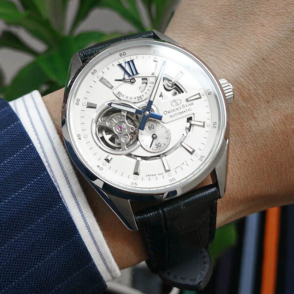 Orientstar modernskeleton RE AV0007S Conteenium 3