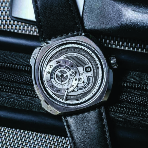 Q SERIES SEVENFRIDAY Q1 01 Conteenium 27