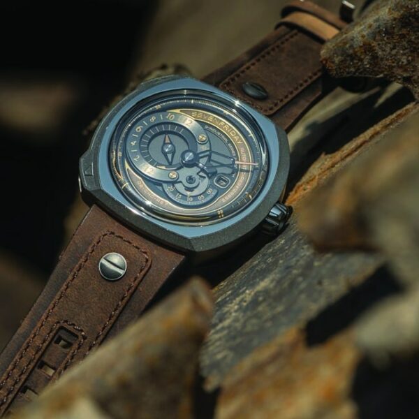 Q SERIES SEVENFRIDAY Q2 03 Conteenium 14