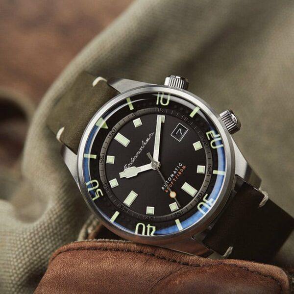 Spinnaker SP 5062 02 Bradner Conteenium 10