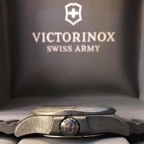 VICTORINOX INOX CARBON 241866 Conteenium 6
