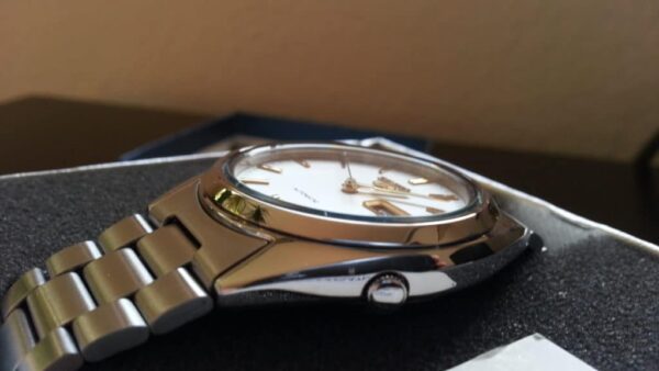 MONTRE SEIKO 5 CLASSIC WHITE & GOLD