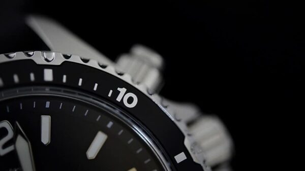 fem65004bw black mako rubber.still008