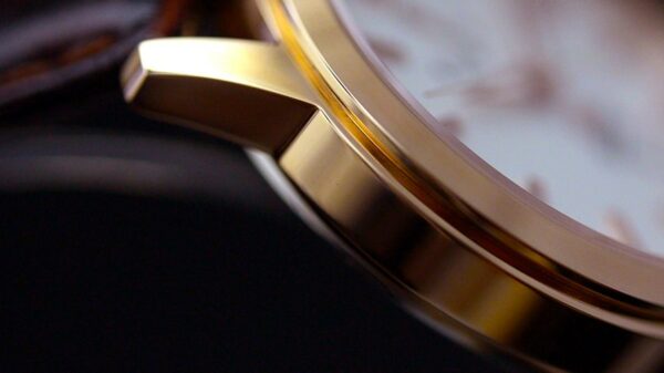 orient curator ffd0j001wo.still009 900x506 3