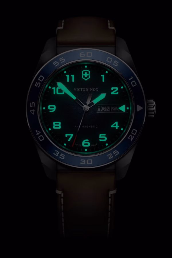 Victorinox Watch 242040 b