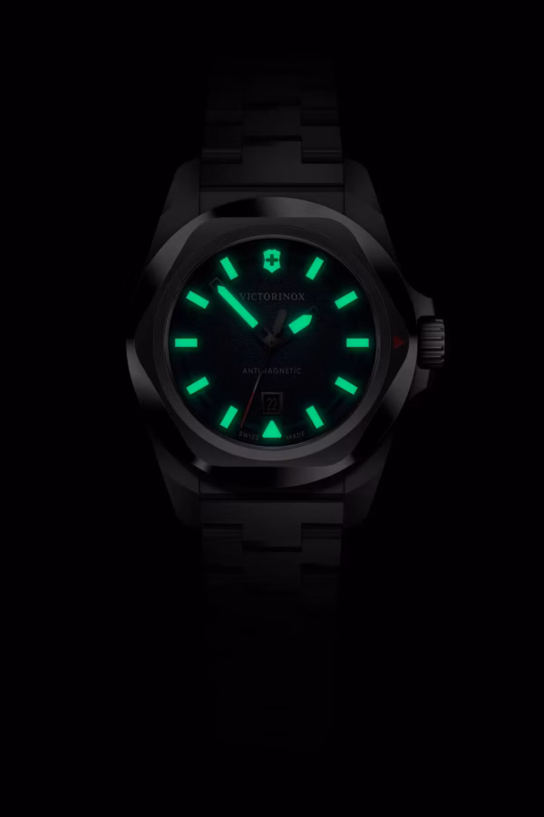 Victorinox Watch 242038 b