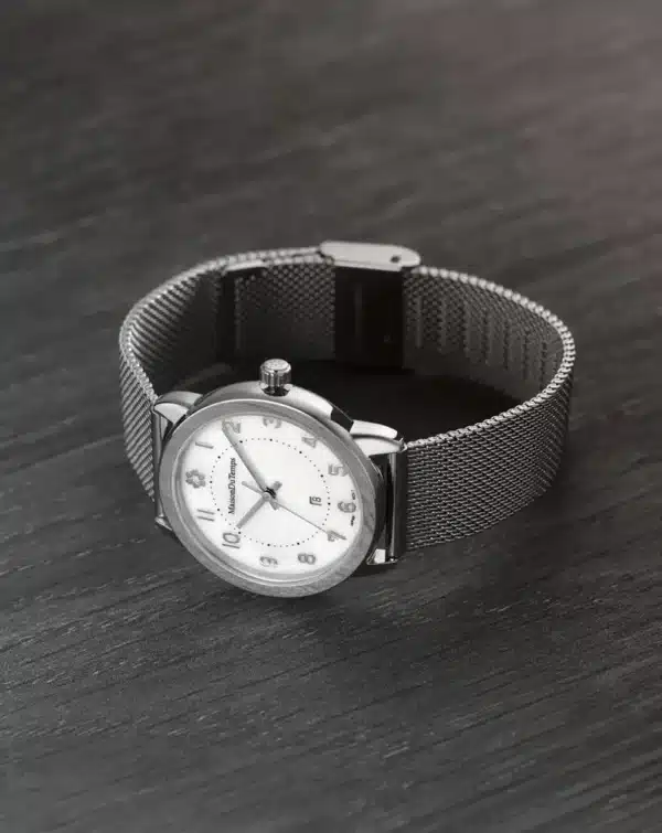 Maison du temps Watch MTMu NACRÉ BLANC c