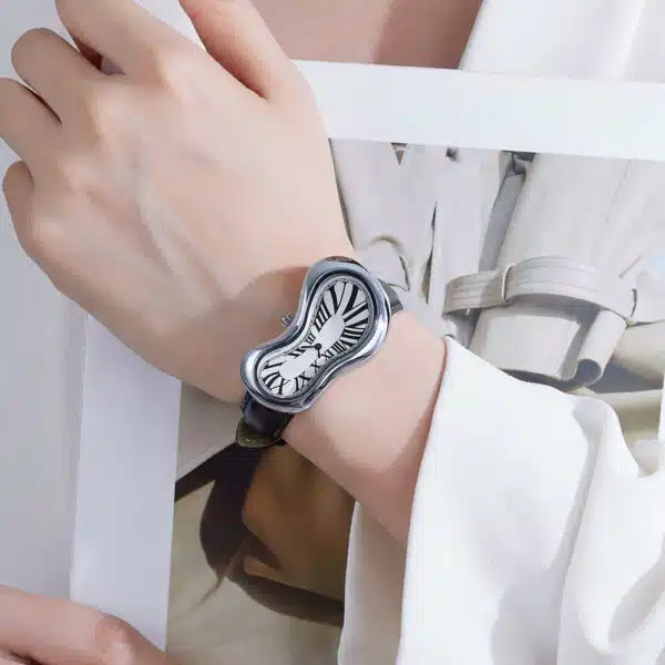 MONTRE DALI FONDU ARGENTE MONTRE DALI FONDU ARGENTE